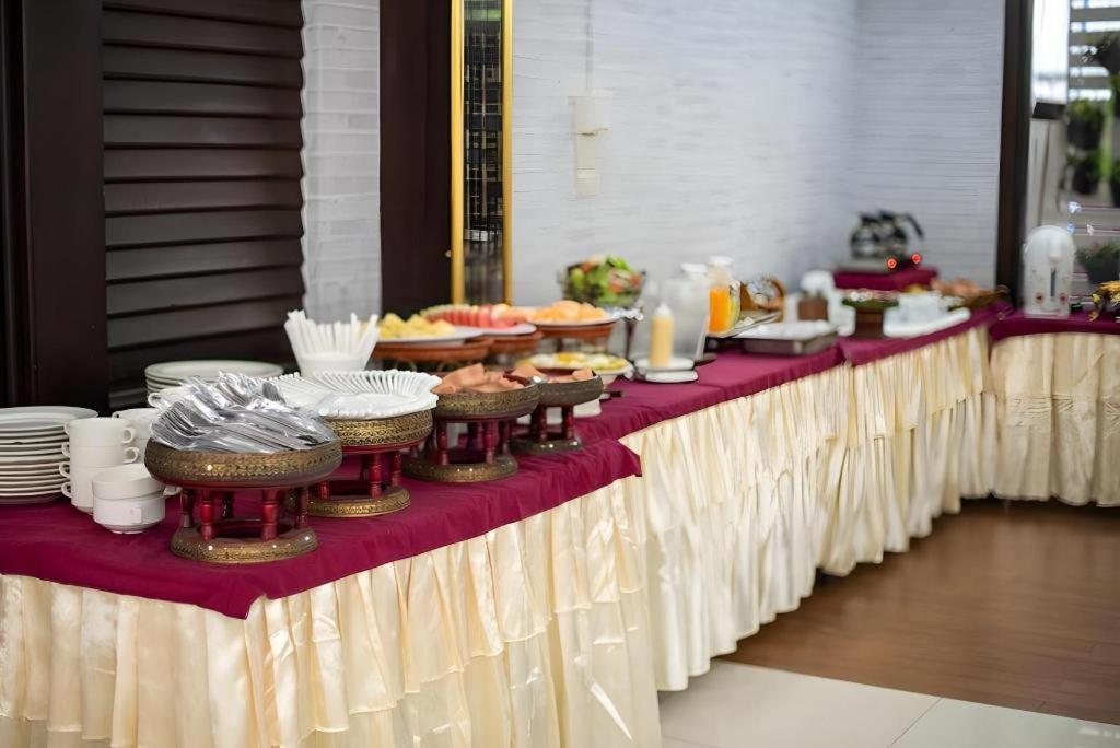 Phoomthai Garden Hotel Phrae Extérieur photo