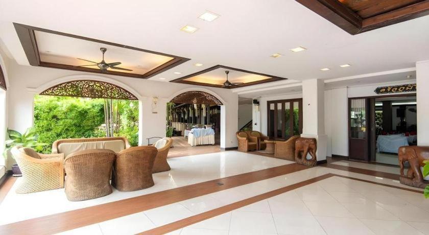 Phoomthai Garden Hotel Phrae Extérieur photo