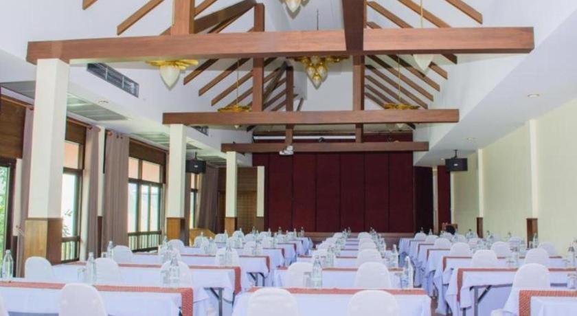 Phoomthai Garden Hotel Phrae Extérieur photo